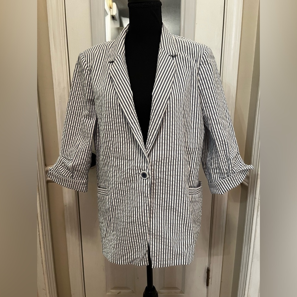 Renuar Black and White Striped Blazer Sz XL PTP 21.5